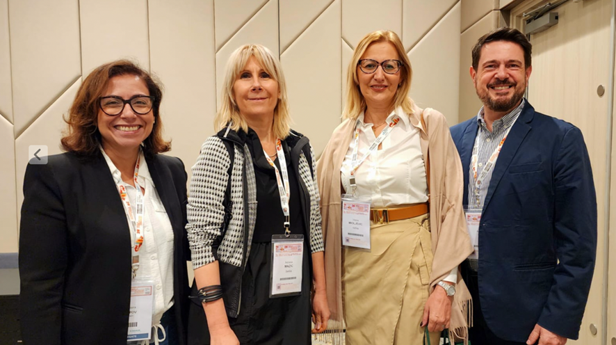 A delegação da Sérvia apresentou o próximo evento, que acontecerá em Belgrado, em outubro de 2026. Preparem-se!